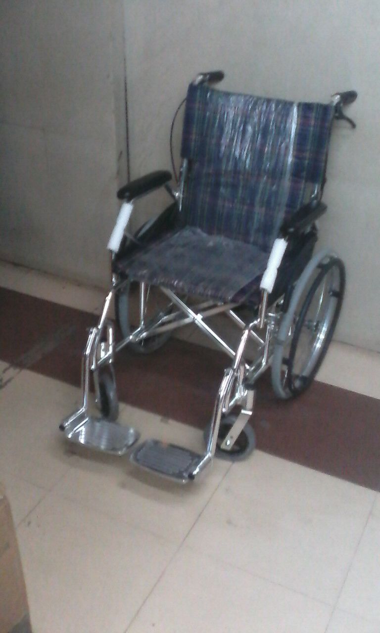 Folding Wheel Chair 1